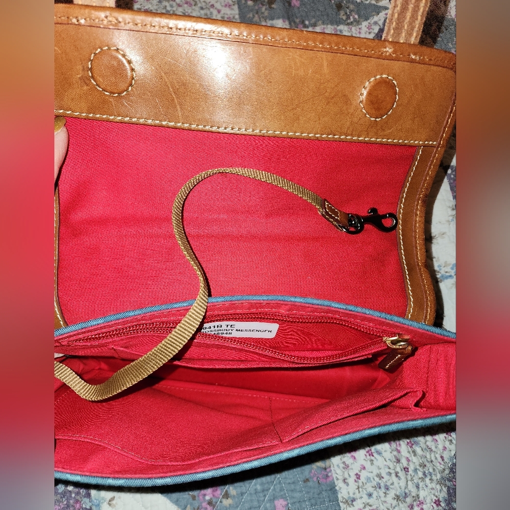 Vintage Dooney and Bourke Messenger Crossbody Purse - Picture 4 of 14